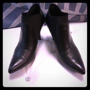 Real leather size 9 heeled booties